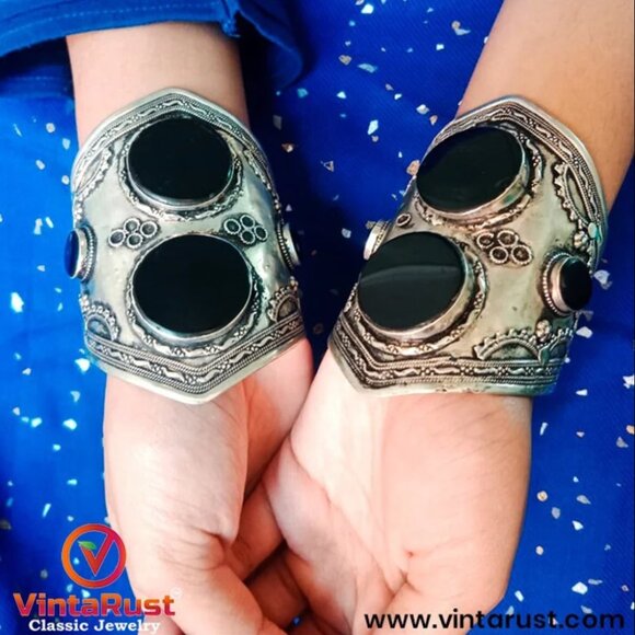 Single Afghan Black Stone Cuff Bracelet Set: Vintage Silver-Tone Boho Jewelry - Picture 2 of 15